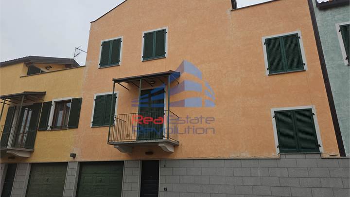 Terraced house 在 出售 到 Biandrate