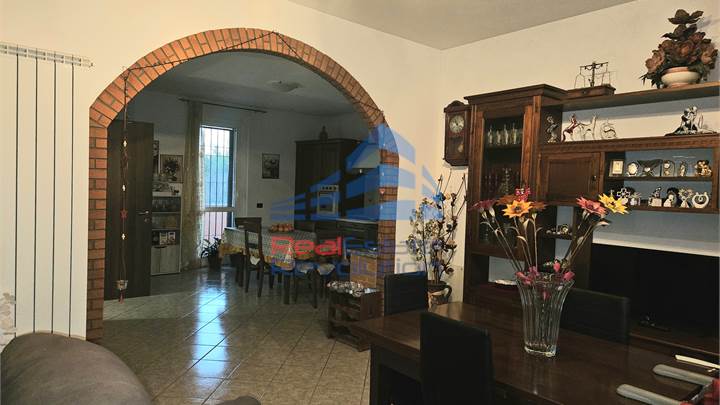 Terraced house 在 出售 到 Cerano