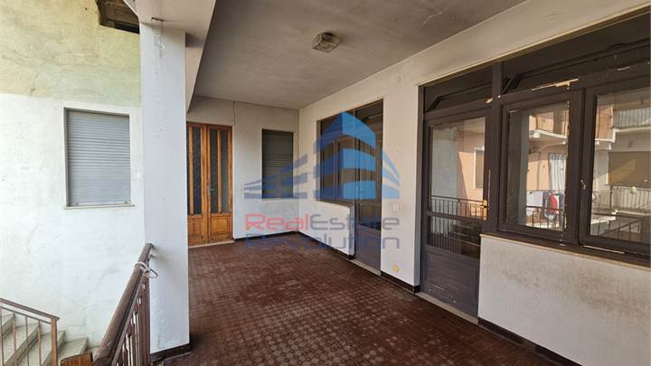 CARPIGNANO APPARTAMENTO CON TERRAZZINO LIBERO SUBITO